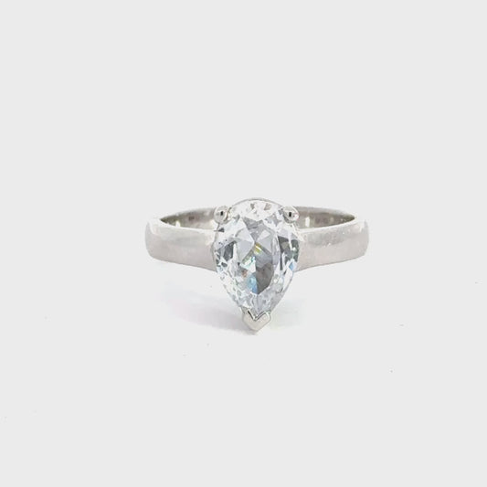 2 carat lab diamond engagement ring